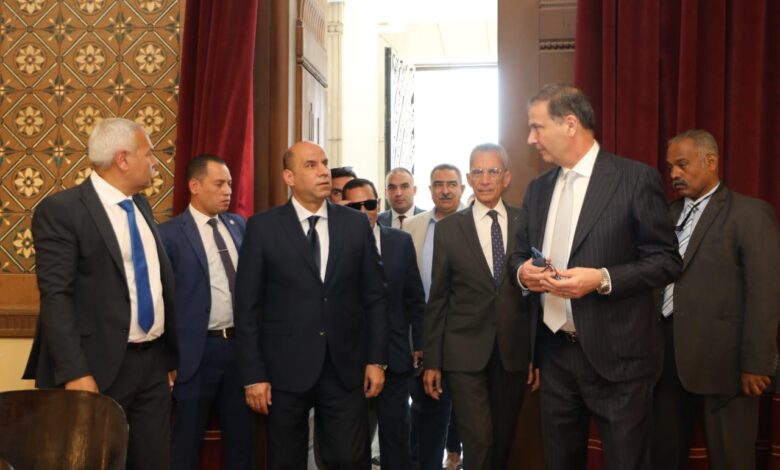 وزير الزراعة يستقبل وزيري العمل والمجالس النيابية ومحافظ الجيزة في معرض زهور الربيع