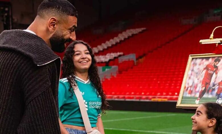 مكة محمد صلاح تودع ليفربول على طريقتها الخاصة