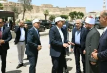 رئيس الوزراء يتفقد أعمال ترميم وإعادة إحياء مسجد المسبح والمنطقة المحيطة