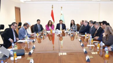 اجتماعاً موسعاً لبحث آليات تنفيذ مبادرة "القرية المنتجة"