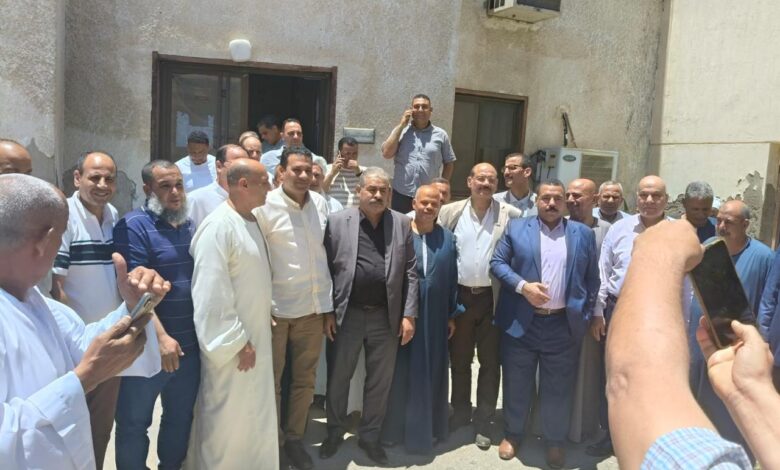 رئيس هيئة الإصلاح الزراعي يتابع منظومة توزيع الأسمدة والمشروعات الإنتاجية بالبحيرة