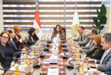 وزيرة التنمية المحلية والبيئة تترأس اجتماع لجنة تسيير مشروع الدعم الفني للوزارة في مجالات اللامركزية