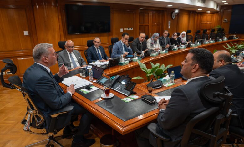وزير البترول يتابع خطط التوسع في طرح الفرص التعدينية بنظام القطاعات المفتوحة