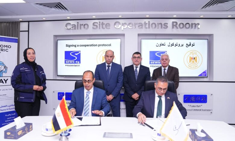 وزير العمل يستكمل جولته بالجيزة بزيارة شركة "إس آي وايرنج سيستمز إيجيبت" لصناعة الضفائر الكهربائية للسيارات