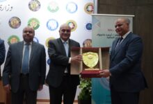 نائب وزير المالية فى احتفالية تسليم كأس التميز لقطاع الحسابات والمديريات المالية