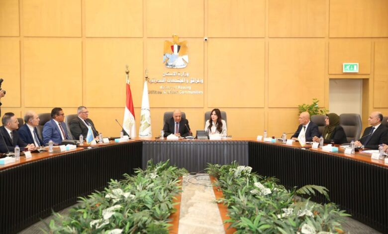وزيرا الإسكان والكهرباء يشهدان توقيع مذكرة بشأن حوكمة منظومة ترشيد استهلاك الكهرباء بالمدن الجديدة