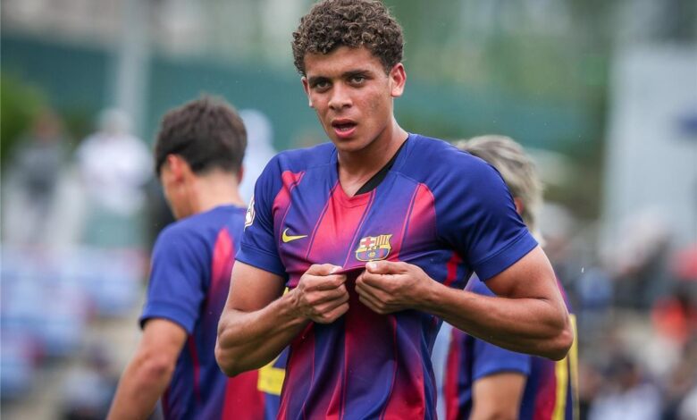 برشلونة الإسباني:ضم حمزة عبد الكريم، مهاجم منتخب مصر، والنادي الأهلي بشكل رسمي