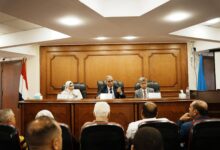 رئيس جهاز حماية المستهلك يعقد لقاءً مع رئيس وأعضاء الغرفة التجارية لبحث آليات ضبط الأسواق