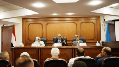 رئيس جهاز حماية المستهلك يعقد لقاءً مع رئيس وأعضاء الغرفة التجارية لبحث آليات ضبط الأسواق