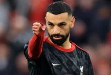 تقارير صحفية بريطانية ترجح "تراجع" محمد صلاح في قرار بالرحيل من ليفربول