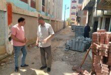 محافظ كفرالشيخ يتابع أعمال تركيب بلاط الإنترلوك بمجمع المدارس بقلين