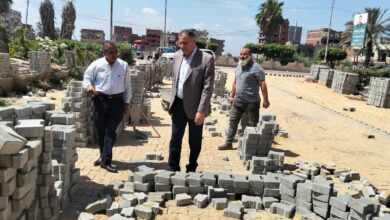 تركيب بلاط الإنترلوك بالمدخل الشرقي لمدينة سيدي سالم ضمن مشروعات الخطة الاستثمارية