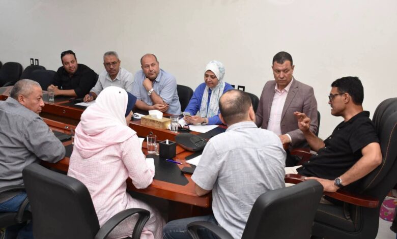 رئيس مياه القليوبية يبحث الموقف التنفيذي لمشروعات مياه الشرب والصرف الصحي