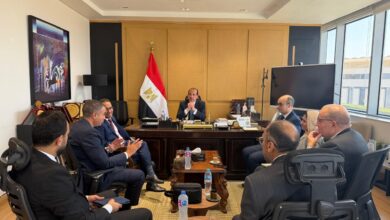نائب وزير الصحة يتابع مع «سيمنز هيلثينيرز» تنفيذ الأنظمة المميكنة للمعامل المركزية بمدينة بدر