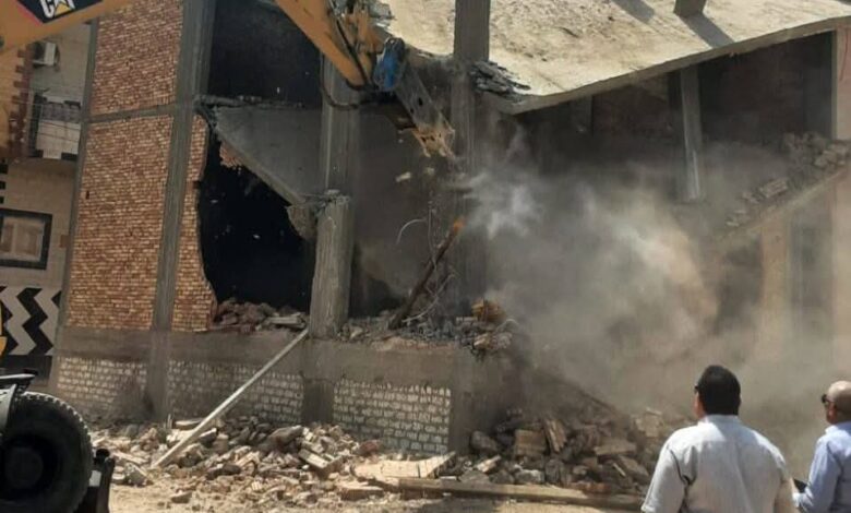 وزيرة التنمية المحلية والبيئة تستعرض تقريراً حول جهود الموجة الــ 29 لإزالة التعديات