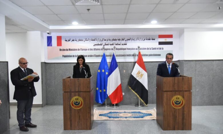 وزير الصحة يتسلم شحنة مساعدات طبية فرنسية جديدة دعماً للجرحى الفلسطينيين
