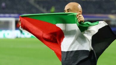 أول تعليق رسمي من "فيفا" بعد رفع حسام حسن العلم الفلسطيني