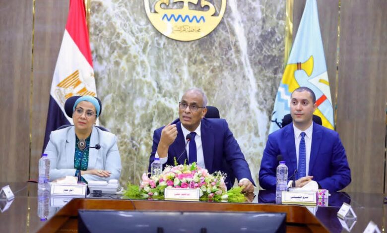 محافظ كفرالشيخ ورئيسة المجلس القومي للمرأة يبحثان سبل تنفيذ البرامج والمبادرات الداعمة لتمكين المرأة