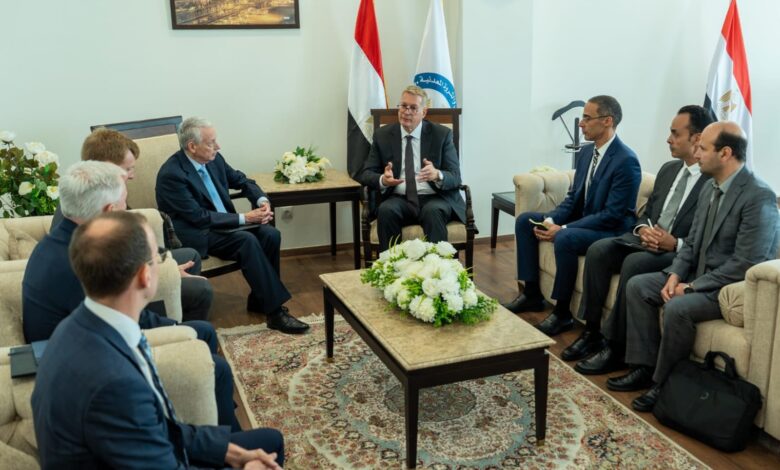 خلال مباحثات مع وزير البترول:مجموعة “كوانتم كابيتال” الأمريكية تستهدف تأسيس محفظة استثمارات بقطاع البترول والغاز المصري