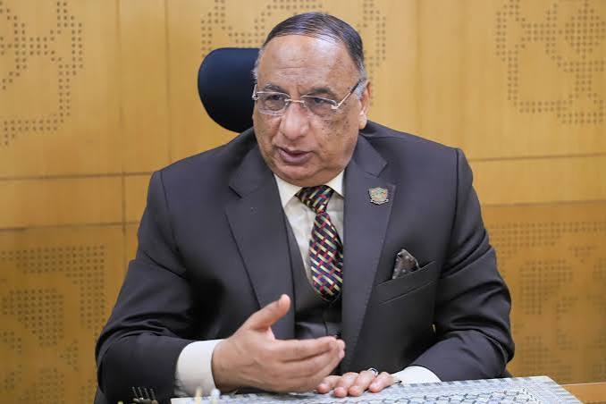 وفاة المستشار محمد مسعد الفخراني نائب رئيس هيئة النيابة الإدارية إثر انقلاب سيارتة على محور 26 يوليو