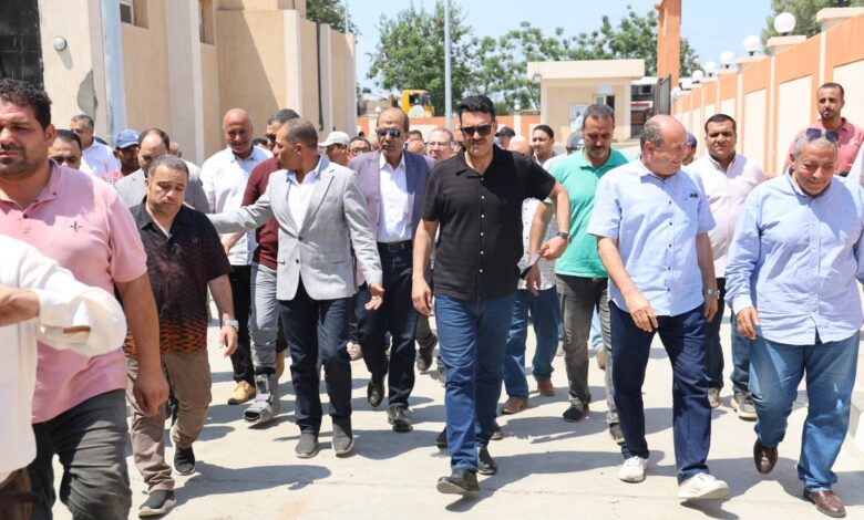 رئيس الجهاز التنفيذي ورئيس مياه القليوبية فى جولة ميدانية لمتابعة الاستعدادات النهائية لتسليم مشروعات المياه والصرف الصحي ببنها وكفر شكر
