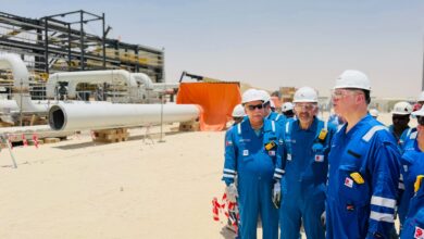 وزير البترول يتفقد موقع عمل بتروجت في تنفيذ أحد مشروعات البنية التحتية بحقول النفط في الإمارات