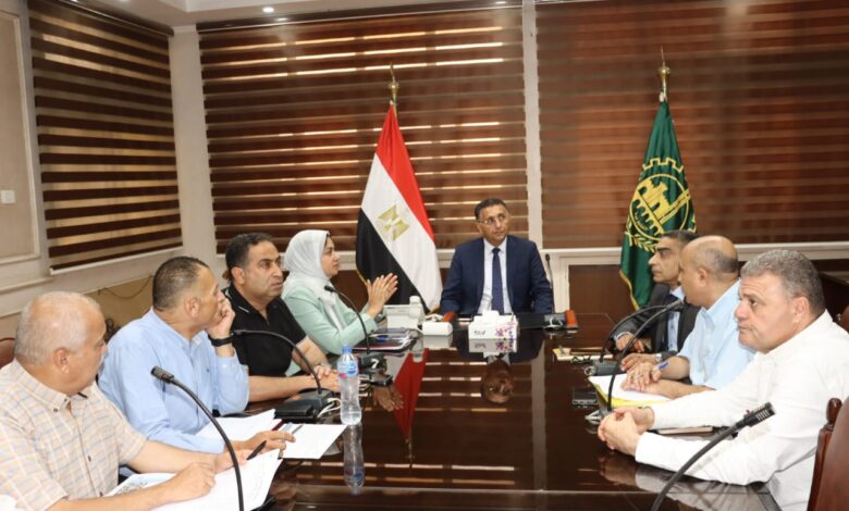 محافظ القليوبية يعقد اجتماعًا لمناقشة مشروعات المرحلتين الثانية والثالثة من المبادرة الرئاسية "حياة كريمة"
