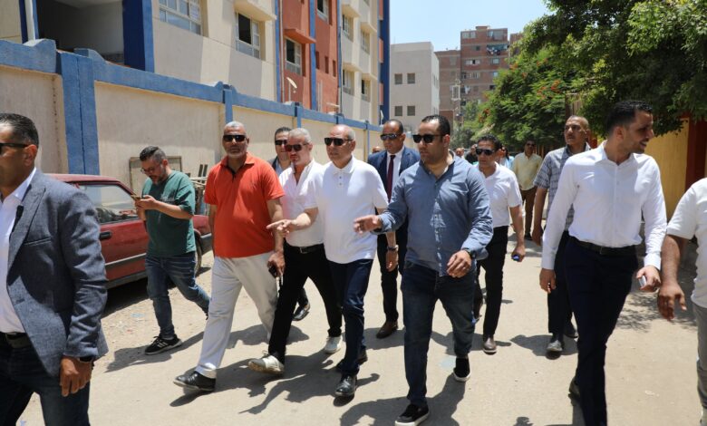 محافظ القاهرة:نقل رئيس وحدة الرصد البيئى ورئيس فرع هيئة النظافة بحى المرج،بالحى لتقاعسهما في متابعة أعمال النظافة