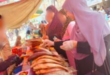 ضبط ربع طن أسماك مملحة وفاسدة بسوق الرياض الأسبوعي