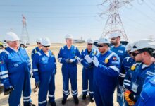 وزير البترول يوجه باتخاذ إجراءات فورية بحق عاملين خالفا قواعد السلامة والصحة المهنية خلال زيارة عمل بالإمارات