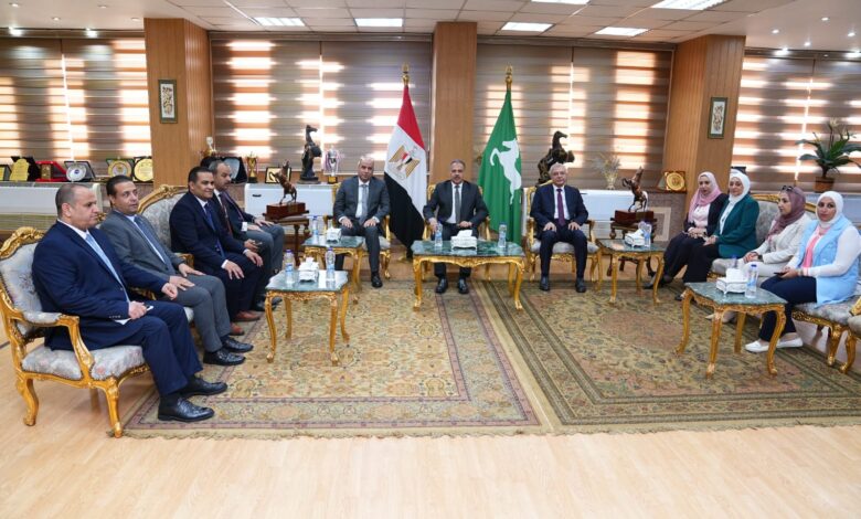 وزير العمل يبدأ جولة بمحافظة الشرقية