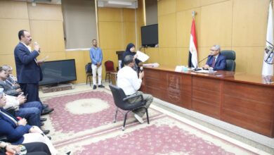 محافظ بنى سويف يوجه بحلول عاجلة لشكاوى المواطنين ودعم الأسر الأولى بالرعاية