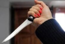زوجة تقتل زوجها بسكين المطبخ لشكها فى سلوكه