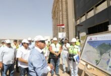 وزير النقل يتفقد الخط الأول من شبكة القطار الكهربائي السريع في المسافة من السخنة حتى العاصمة الجديدة