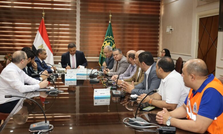 محافظ القليوبية : تفعيل جدول أسبوعي لتنظيم استقبال حالات الإسعاف والمصابين بالمستشفيات