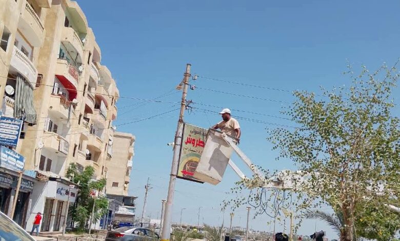 إزالة ٣٠ إعلان مخالف بمدينة بلطيم