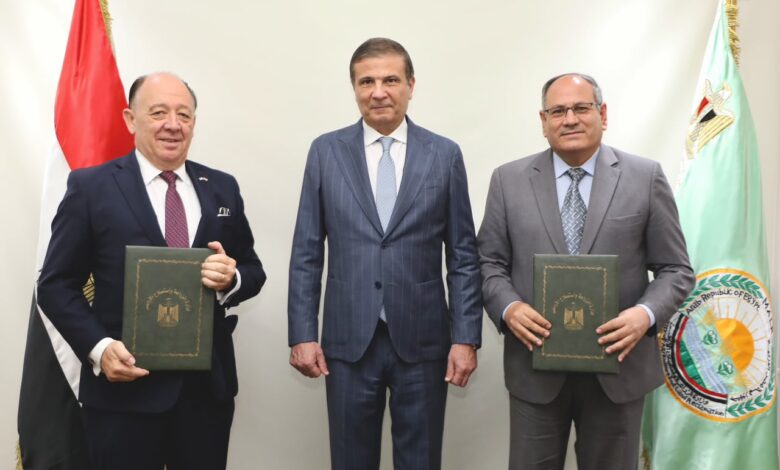 وزير الزراعة يشهد توقيع مذكرة تفاهم بين «البحوث الزراعية» والمعهد الوطني للتكنولوجيا الزراعية الارجنتيني