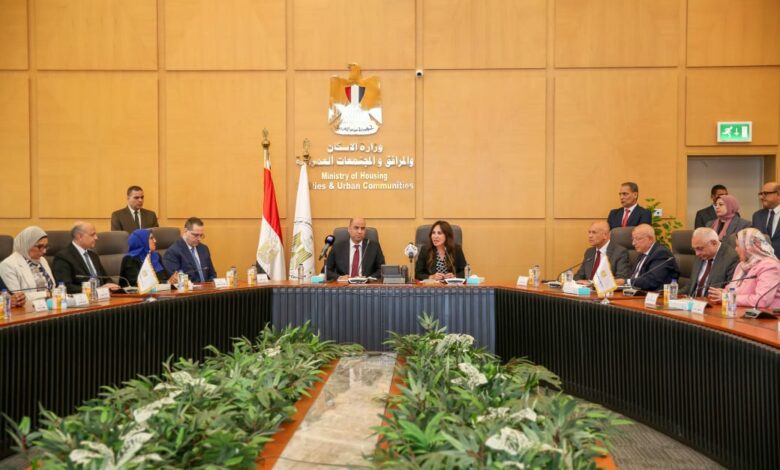 وزيرا الإسكان والعمل يكرمان أوائل طلاب المدارس الفنية لمياه الشرب والصرف الصحي ومدرسة عمار للتكنولوجيا التطبيقية