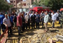 محافظ المنوفية يتفقد ميدانياً حريق منفذ بيع وتعبئة مواد البناء والدهانات بأجهور الرمل