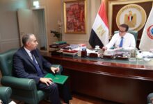 وزير الصحة يبحث مع سفير مصر لدى أوغندا تعزيز سبل التعاون في القطاع الصحي بين البلدين
