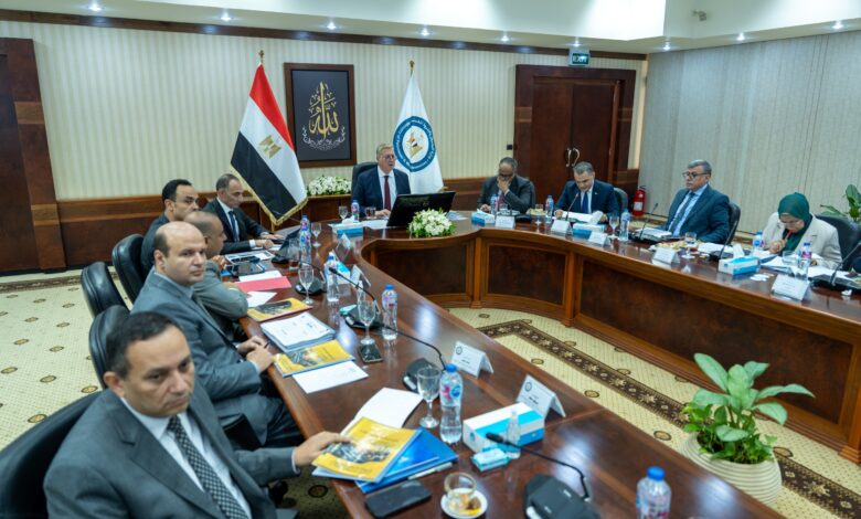 وزير البترول :تطوير معامل تكرير السويس وزيادة ضخ الخام أولوية لزيادة الإنتاج وتعظيم الاستفادة من كل برميل