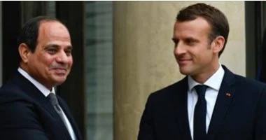 الرئيس السيسى يؤكد لماكرون تضامن مصر الكامل مع فرنسا إثر الحرائق ببعض المناطق
