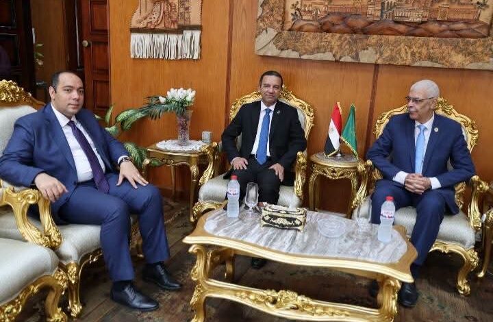 رئيس جامعة المنوفية والمحافظ يؤكدان تعزيز الشراكة الاستراتيجية لدعم التنمية الشاملة