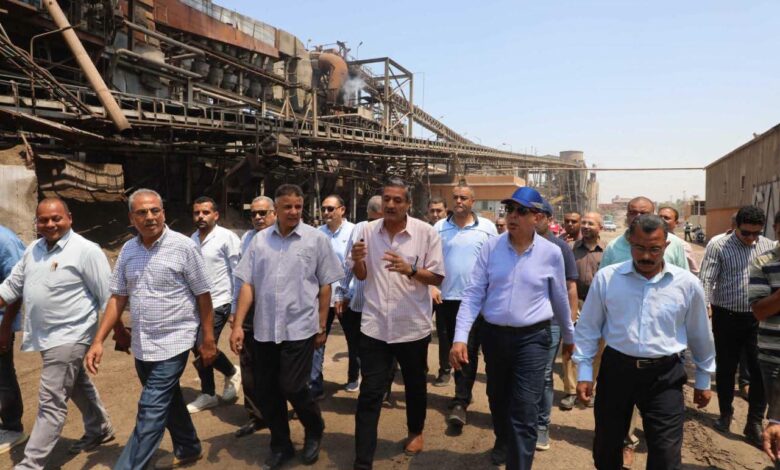 محافظ المنيا يتفقد موسم توريد بنجر السكر بمصانع أبوقرقاص الجديدة