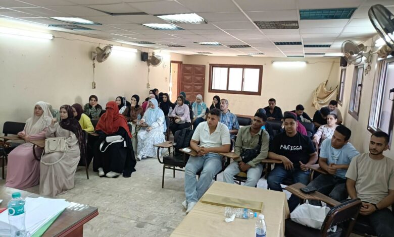ندوة حقلية عن محصول دوار الشمس واختتام تدريب الطلاب بزراعة الشرقية
