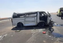مصرع راكب وإصابة 19 آخرين فى حادث انقلاب ميكروباص بطريق أسيوط الغربى