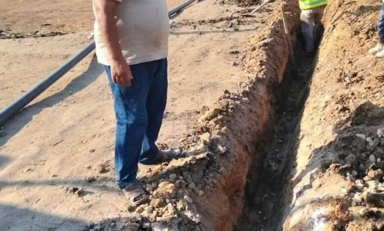 مياه الشرقية تنفذ خط مياه بطول٢٥٠متر لخدمة٧٠٠نسمة بقرية بحر البقر ٢بالحسينية