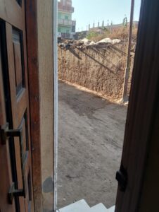 إستغاثةالى وزيرة التنمية المحلية والبيئة :أعانى من رش المياة من أعلي بلاكونات منزل  الجار وقسم شؤون البيئة يرسل انذارات عشوائية