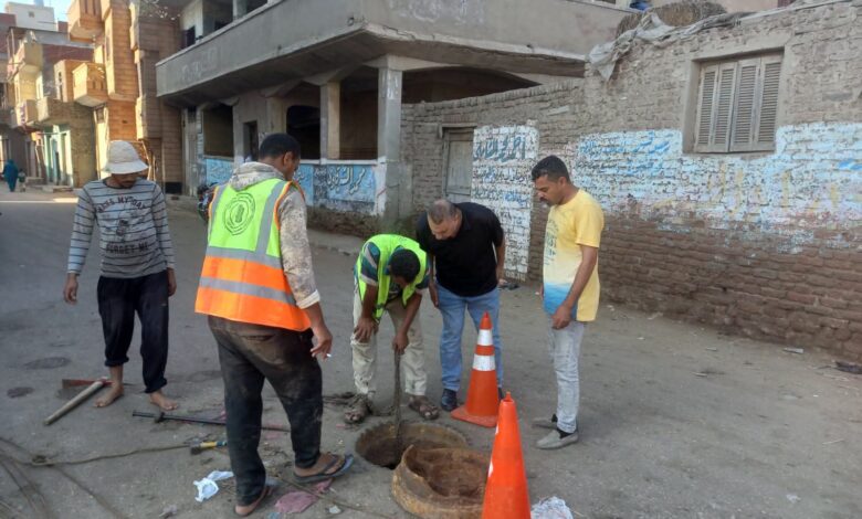 محافظ كفرالشيخ يتابع صيانة وتطهير شبكة الصرف الصحي بسيدي غازي