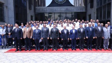 وزير النقل يتفقد مشروعات ميناء دمياط ويكرم 74 من القادة والعاملين بالميناء